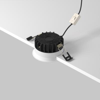 Фото Встраиваемый точечный светильник Maytoni Okno DL055-8W3-4-6K-W