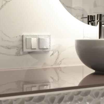 Фото Розетка влагозащищенная с защитной крышкой и шторками Werkel Hammer W1271201 белый