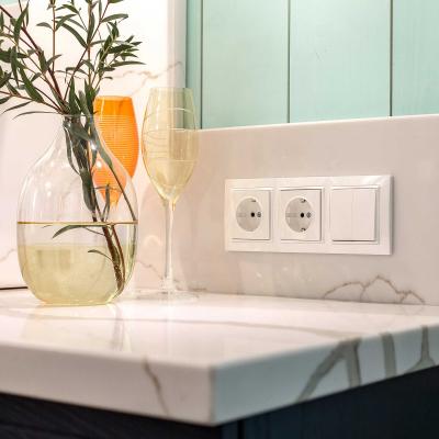 Фото Рамка из поликарбоната на 3 поста Werkel Snabb Basic W0032001 белый