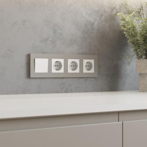 Фото Рамка пластиковая на 4 поста Werkel Slab W0042917 дымчатый софт