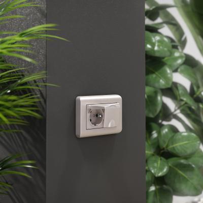 Фото Розетка двойная влагозащищенная с защитными крышками и шторками Werkel W1172213 перламутровый рифленый