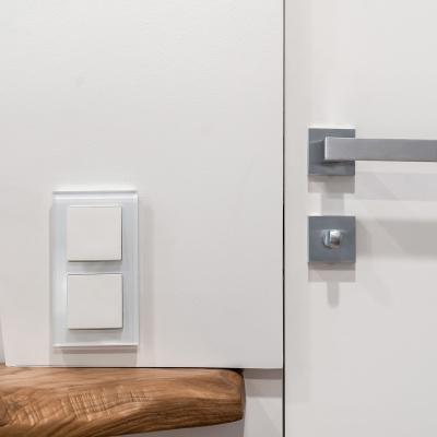 Фото Перекрестный выключатель одноклавишный Werkel W1113001 белый