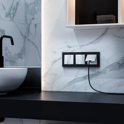 Фото Розетка влагозащищенная с защитной крышкой и шторками Werkel Hammer W1271201 белый