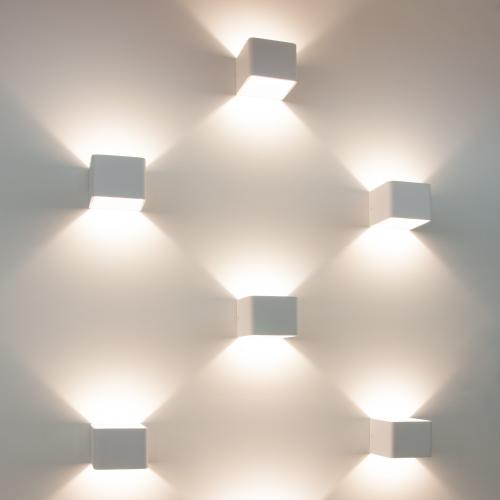 Фото Elektrostandard Corudo MRL LED 1060 светильник настенный светодиодный  белый