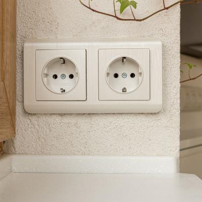 Фото Рамка из поликарбоната на 2 поста Werkel Stream W0022113 перламутровый