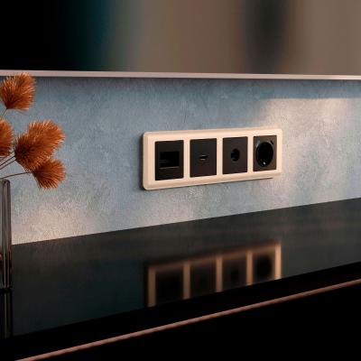 Фото Рамка из поликарбоната на 4 поста Werkel Stream W0042111 шампань