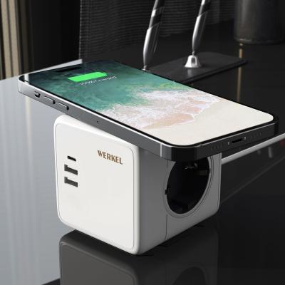 Фото Розеточный блок 3-местный + 3×USB + беспроводная зарядка Werkel W6513501