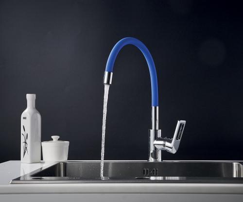 Фото Rossinka Z35-35U-Blue смеситель для кухни с гибким цветным изливом
