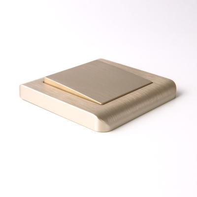 Фото Рамка из поликарбоната на 1 пост Werkel Stream W0012111 шампань