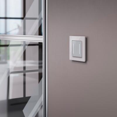 Фото Рамка из стекла на 1 пост Werkel Favorit W0011117 дымчатый