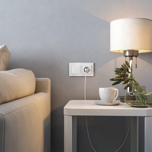 Фото Умная встраиваемая Wi-Fi розетка с защитными шторками Werkel W1171601 белый