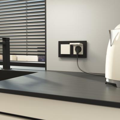 Фото Розетка с заземлением и шторками c крышкой IP44 N Werkel W1171262 айвори матовый