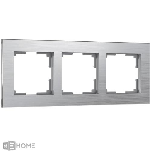 Фото Рамка из металла на 3 поста Werkel Аluminium W0031706 алюминий