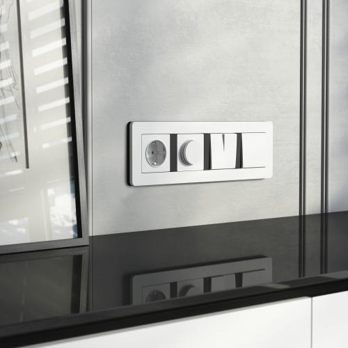 Фото Рамка из поликарбоната на 4 поста Split Werkel W0043068 белый/черный, soft-touch