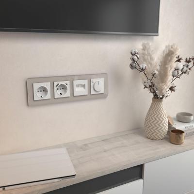 Фото Рамка из стекла на 4 поста Werkel Elite W0042417 дымчатый