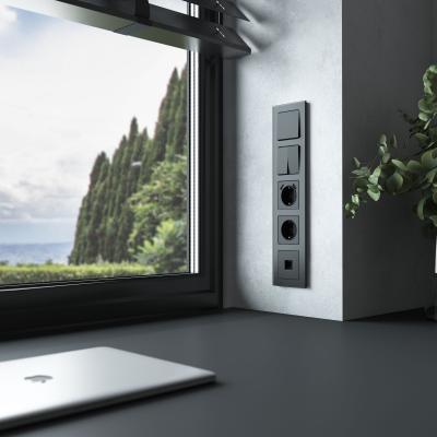 Фото Рамка из стекла на 5 постов Werkel Senso W0053108 черный soft-touch