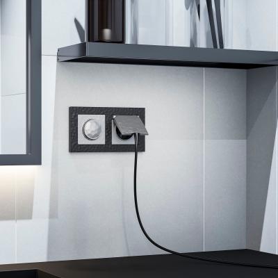 Фото Розетка влагозащищенная с защитной крышкой и шторками Werkel Hammer W1271206 серебряный