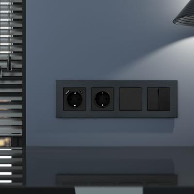 Фото Рамка из металла на 4 поста Werkel АluMax W0043508 черный алюминий