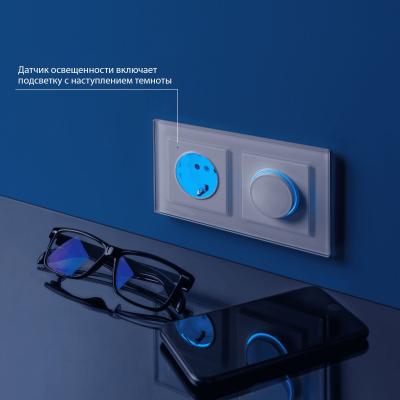 Фото Розетка с подсветкой Werkel W1171401 белая