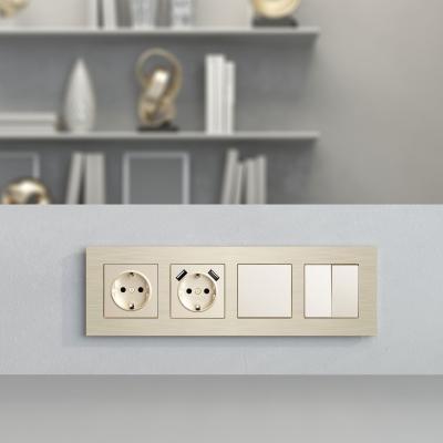 Фото Рамка из металла на 4 поста Werkel АluMax W0043511 шампань алюминий