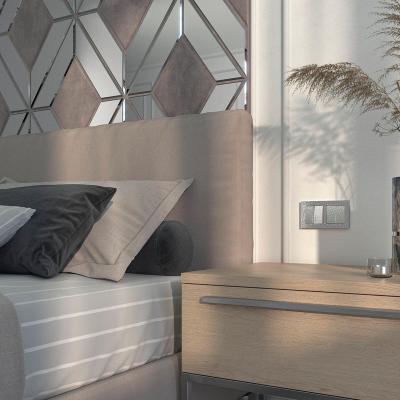 Фото Выключатель одноклавишный проходной с подсветкой Werkel Hammer W1212106 серебряный