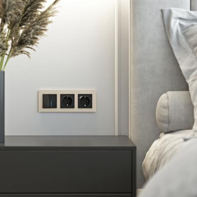 Фото Рамка из стекла на 3 поста Werkel Senso W0033111 шампань soft-touch