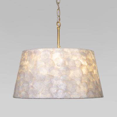 Фото Умная подвесная люстра Eurosvet Pearl 101013/5 латунь/перламутр