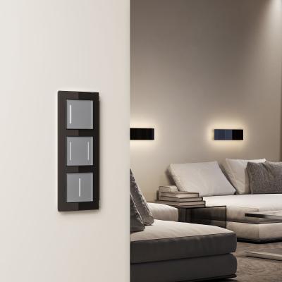 Фото Умный сенсорный выключатель одноклавишный Werkel W4513006 серебряный