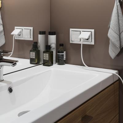 Фото Рамка из поликарбоната на 2 поста Werkel Snabb W0021901 белый/хром